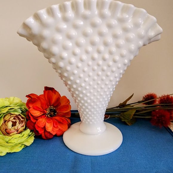 Vintage Fenton Hobnail Vase - Picture 2 of 5
